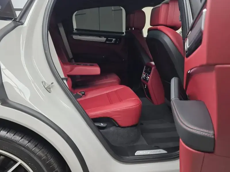 2023 Porsche Cayenne с пробегом 45 461 км