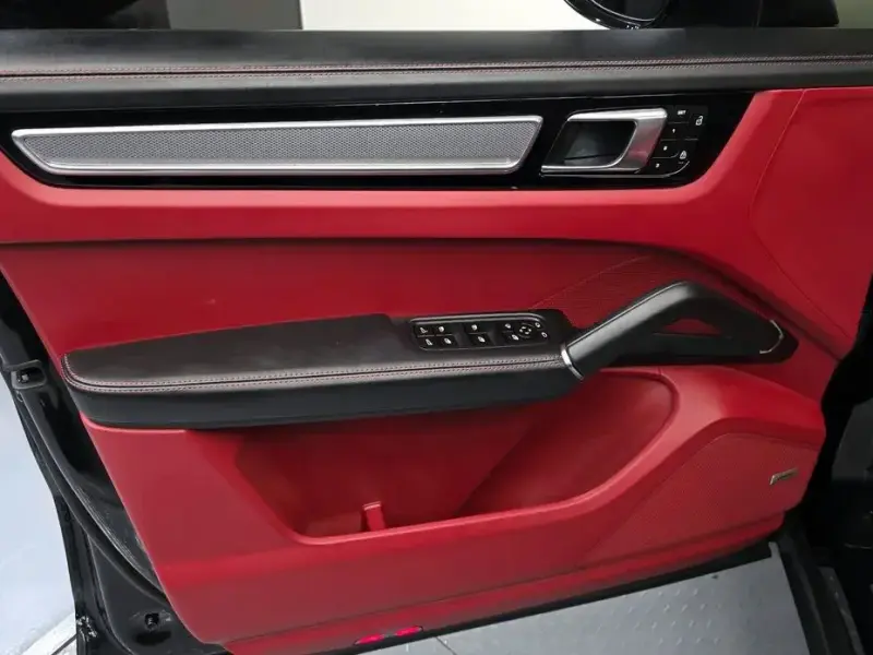 2023 Porsche Cayenne с пробегом 56 544 км