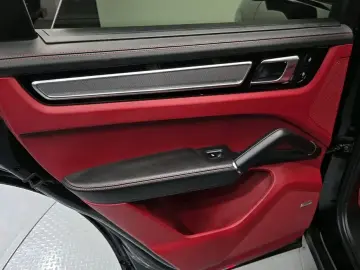 2023 Porsche Cayenne с пробегом 56 544 км