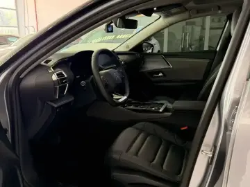 2024 Citroen Versailles C5 X с пробегом 10 000 км