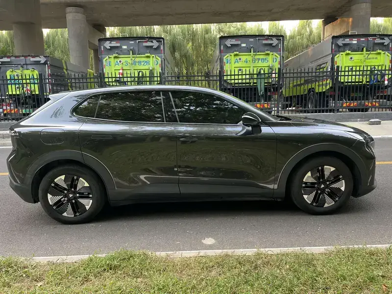 2024 Changan Shenlan S05 с пробегом 37 000 км