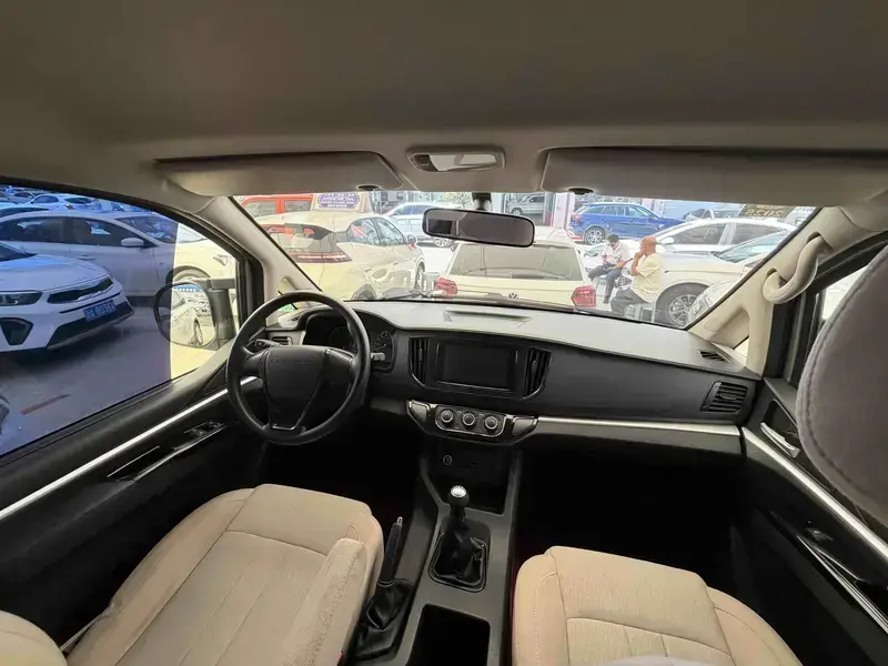 2023 Forthing Lingzhi с пробегом 37 000 км