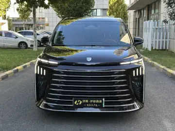 2024 Forthing Starlight V9 с пробегом 76 000 км