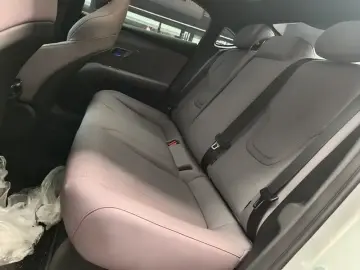 2026 Changan DeepBlue L06 с пробегом 300 км