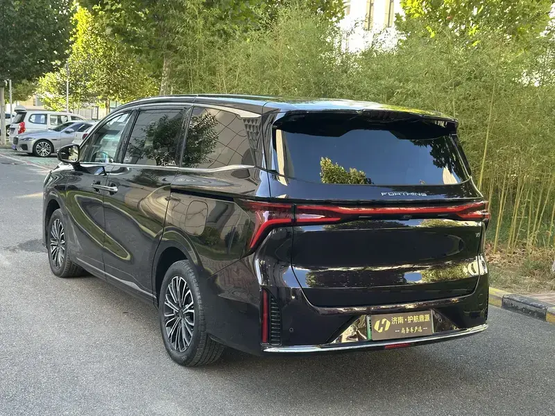 2024 Forthing Starlight V9 с пробегом 76 000 км