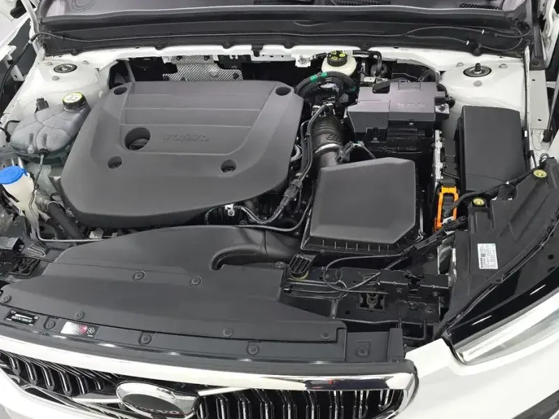 2022 Volvo XC40 с пробегом 9 505 км