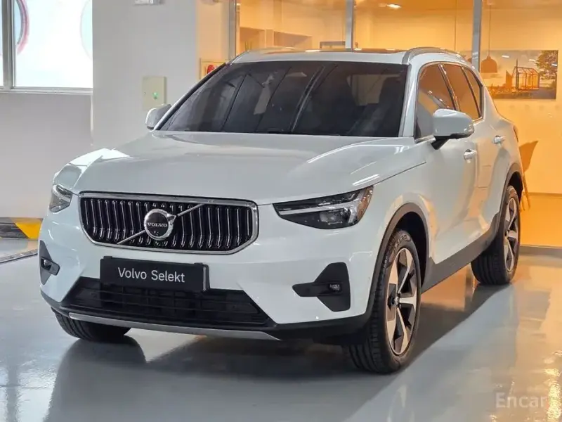 2025 Volvo XC40 с пробегом 6 080 км
