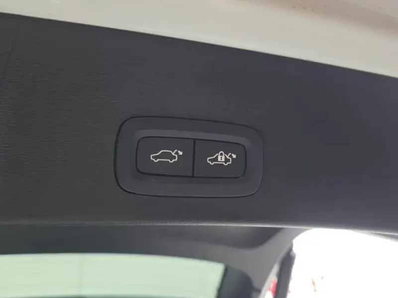 2024 Volvo XC40 с пробегом 12 277 км