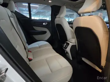 2025 Volvo XC40 с пробегом 6 080 км
