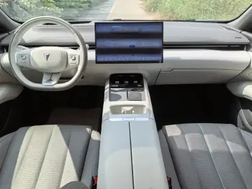 2025 Changan Shenlan L07 с пробегом 20 000 км