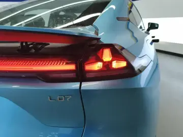 2024 Changan Shenlan L07 с пробегом 17 000 км