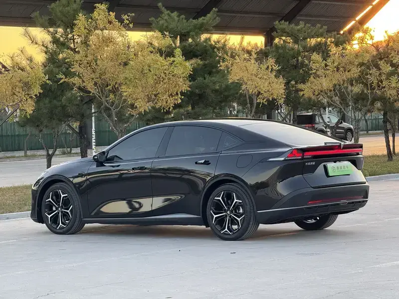 2025 Changan Shenlan L07 с пробегом 30 000 км