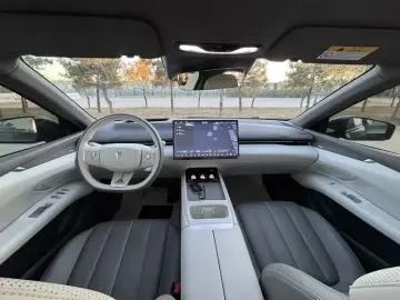 2025 Changan Shenlan L07 с пробегом 30 000 км