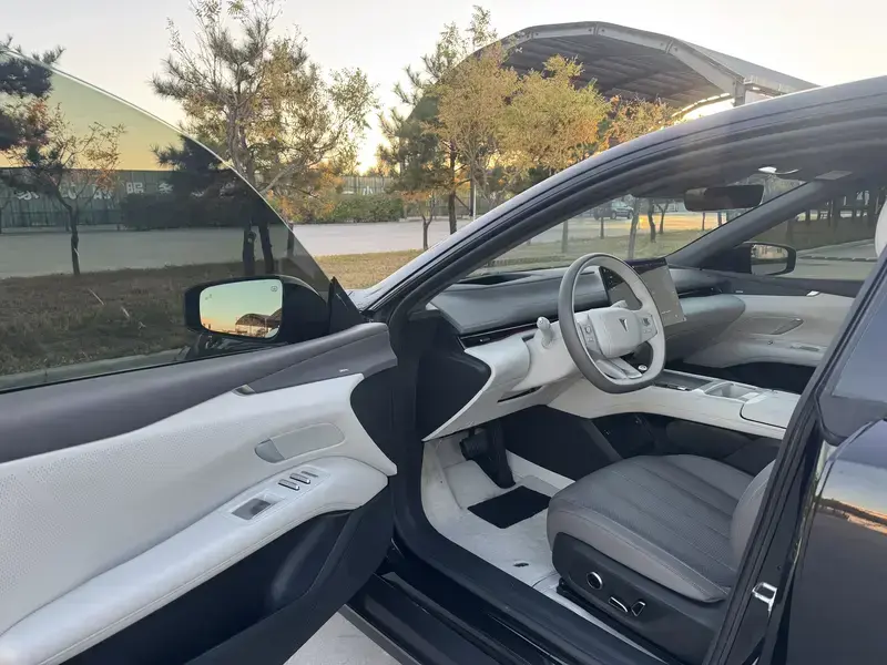 2025 Changan Shenlan L07 с пробегом 30 000 км