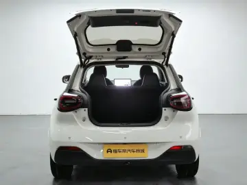 2024 Yipai Nano 01 с пробегом 42 000 км