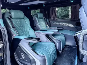 2025 Ford Tourneo с пробегом 15 000 км