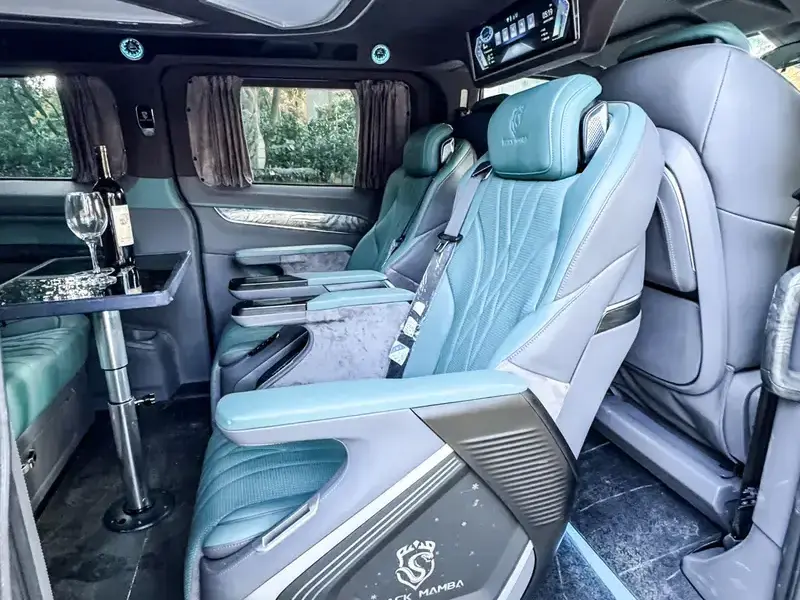 2025 Ford Tourneo с пробегом 15 000 км