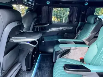 2025 Ford Tourneo с пробегом 15 000 км