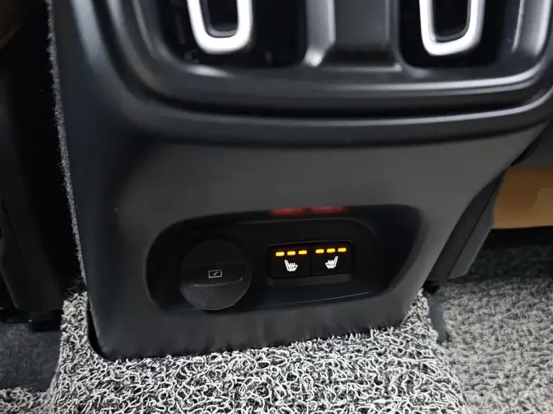 2021 Volvo XC40 с пробегом 140 773 км