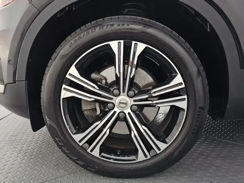 2022 Volvo XC40 с пробегом 60 352 км