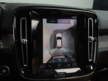 2021 Volvo XC40 с пробегом 34 556 км