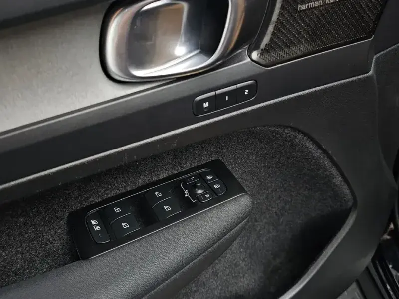 2022 Volvo XC40 с пробегом 60 352 км