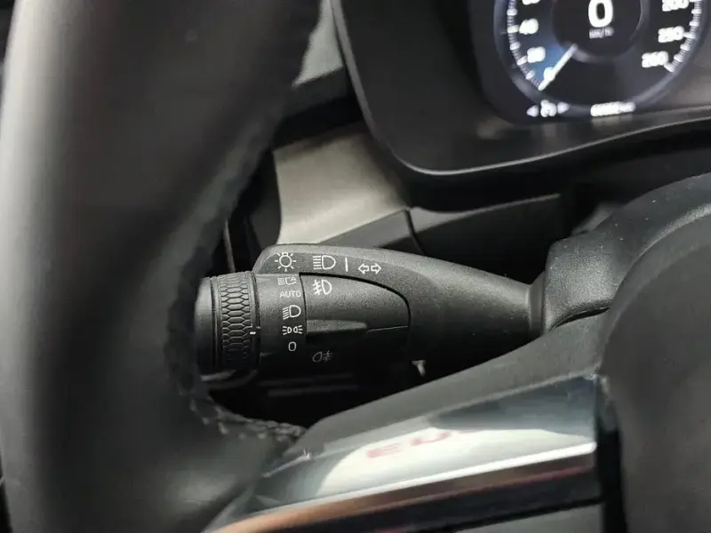2022 Volvo XC40 с пробегом 60 352 км