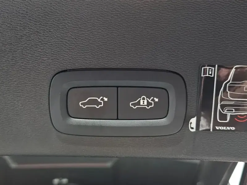 2022 Volvo XC40 с пробегом 60 352 км