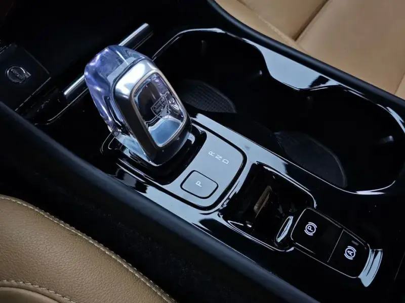 2021 Volvo XC40 с пробегом 97 342 км