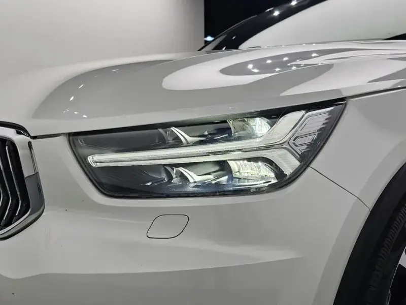 2021 Volvo XC40 с пробегом 97 342 км