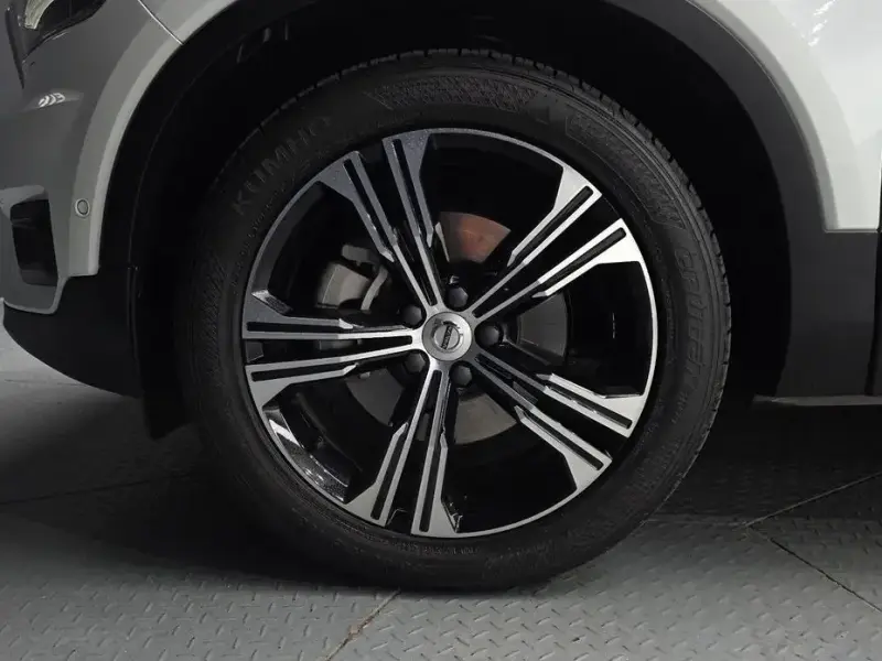 2020 Volvo XC40 с пробегом 59 482 км