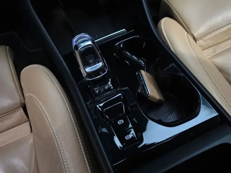 2020 Volvo XC40 с пробегом 59 482 км