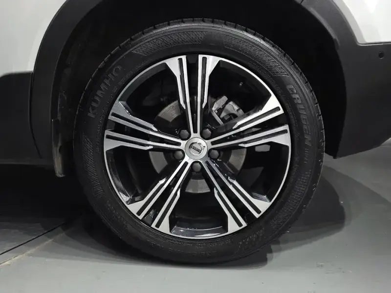 2020 Volvo XC40 с пробегом 59 482 км