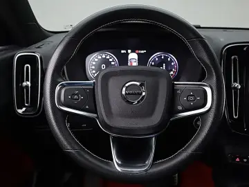 2021 Volvo XC40 с пробегом 70 104 км