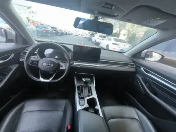 2023 Geely Classic Emgrand с пробегом 32 000 км