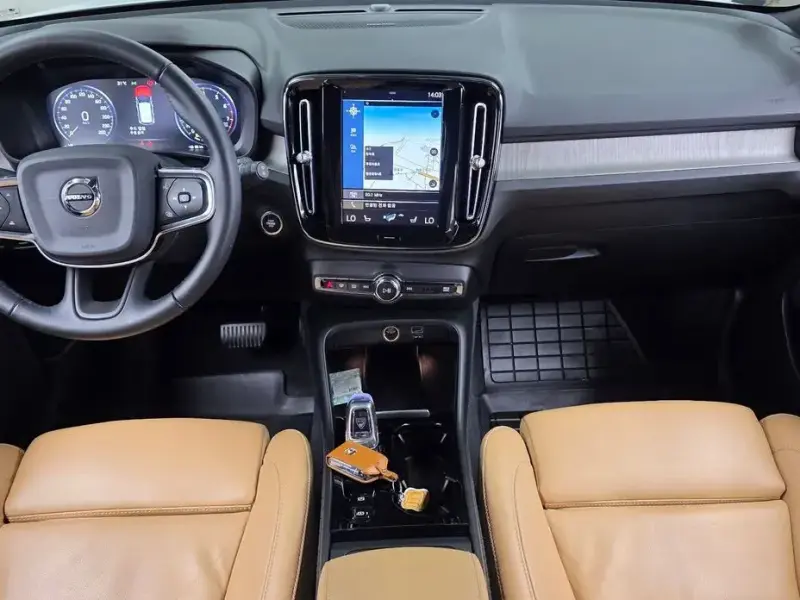 2020 Volvo XC40 с пробегом 32 433 км