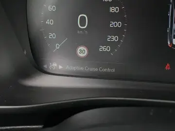 2022 Volvo XC40 с пробегом 118 700 км