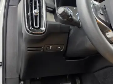 2020 Volvo XC40 с пробегом 32 433 км