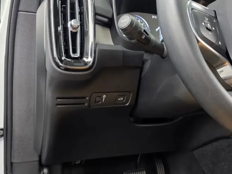 2020 Volvo XC40 с пробегом 32 433 км