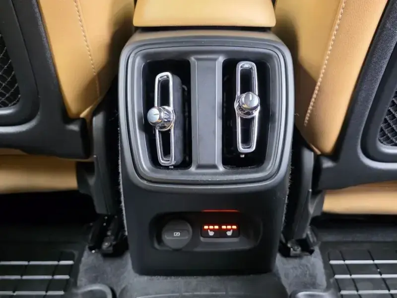 2020 Volvo XC40 с пробегом 32 433 км