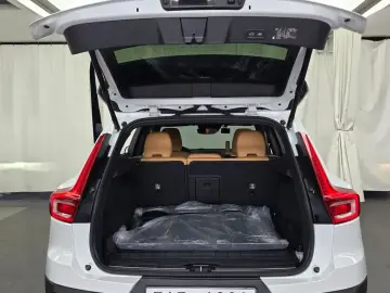 2020 Volvo XC40 с пробегом 32 433 км
