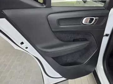 2020 Volvo XC40 с пробегом 32 433 км