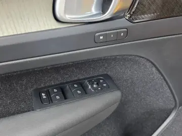 2020 Volvo XC40 с пробегом 32 433 км