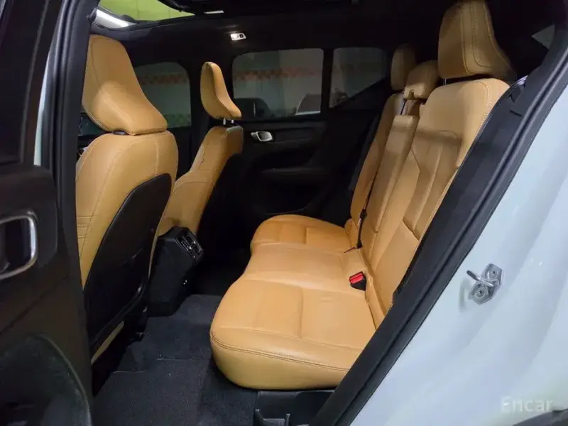 2020 Volvo XC40 с пробегом 59 497 км