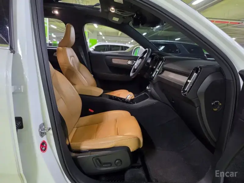 2020 Volvo XC40 с пробегом 59 497 км