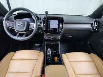 2021 Volvo XC40 с пробегом 56 453 км