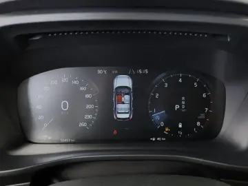 2021 Volvo XC40 с пробегом 56 453 км