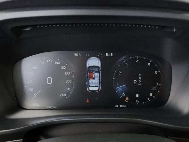 2021 Volvo XC40 с пробегом 56 453 км