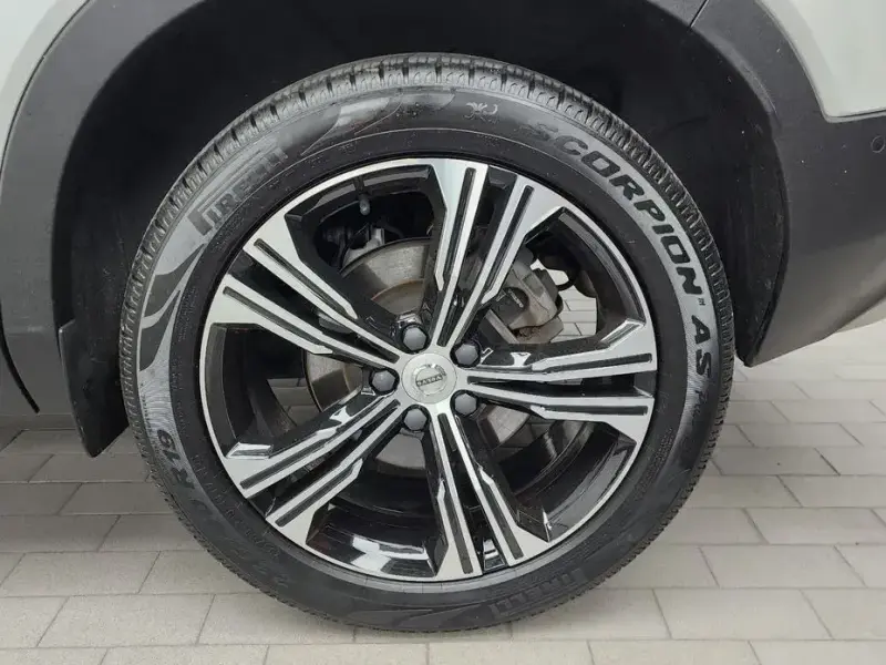 2021 Volvo XC40 с пробегом 56 453 км