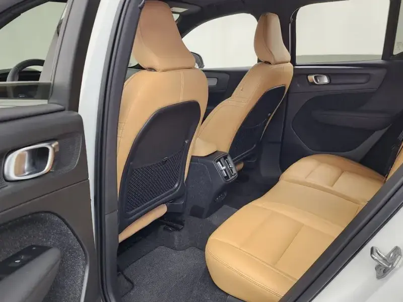 2021 Volvo XC40 с пробегом 56 453 км